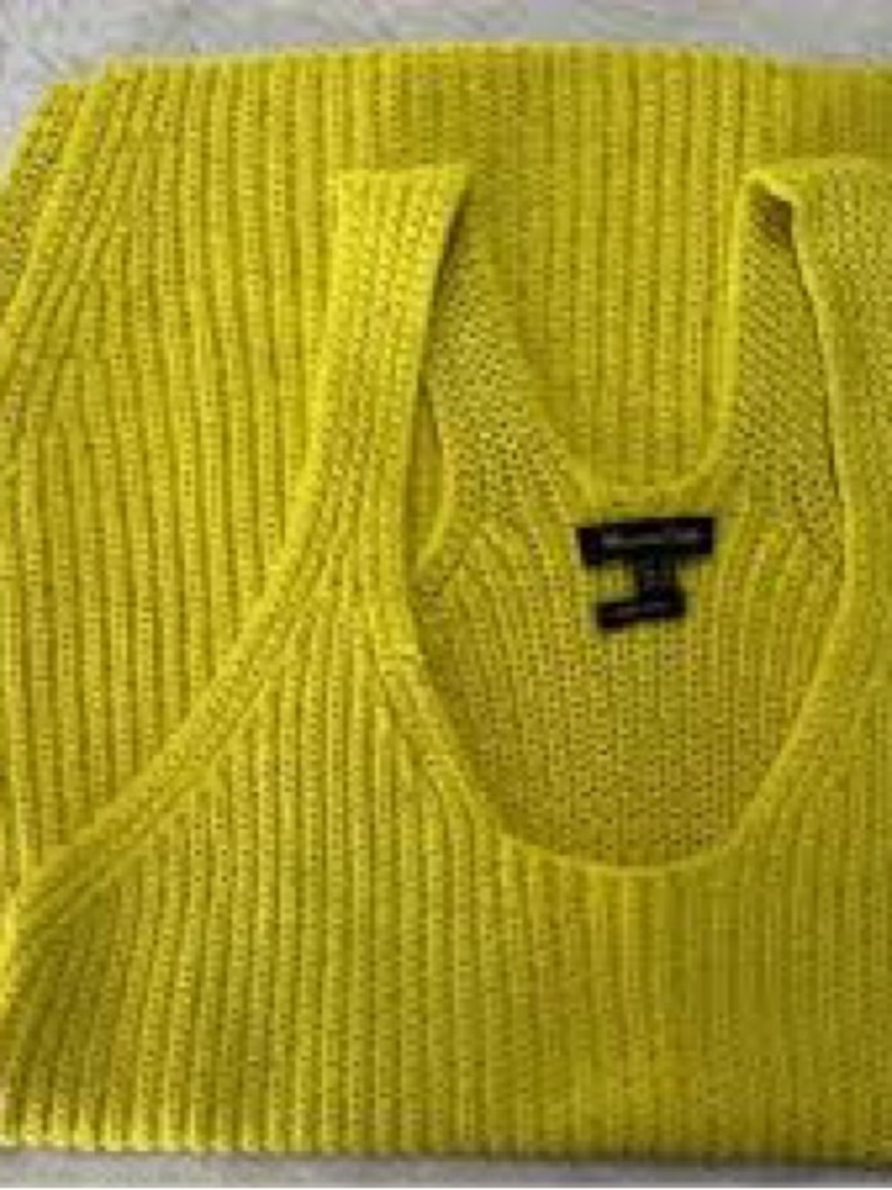 ✨Beautiful knit made in Italy massimo dutti tank✨